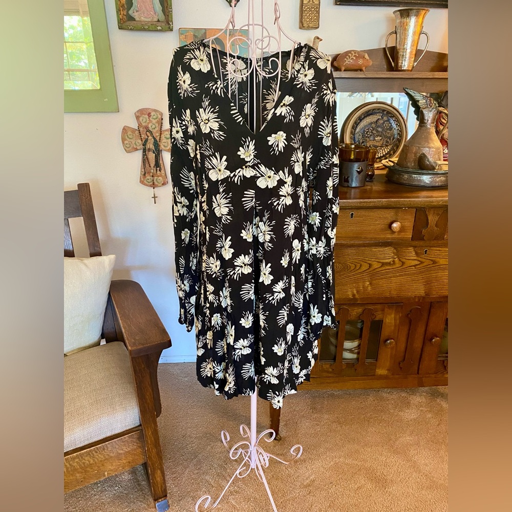 Euc Zara Basic Long Sleeve Flowy Daisy Print Flor… - image 2